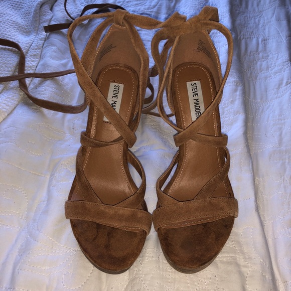 Steve Madden Tan Strappy Tie Up Heels - Picture 2 of 3